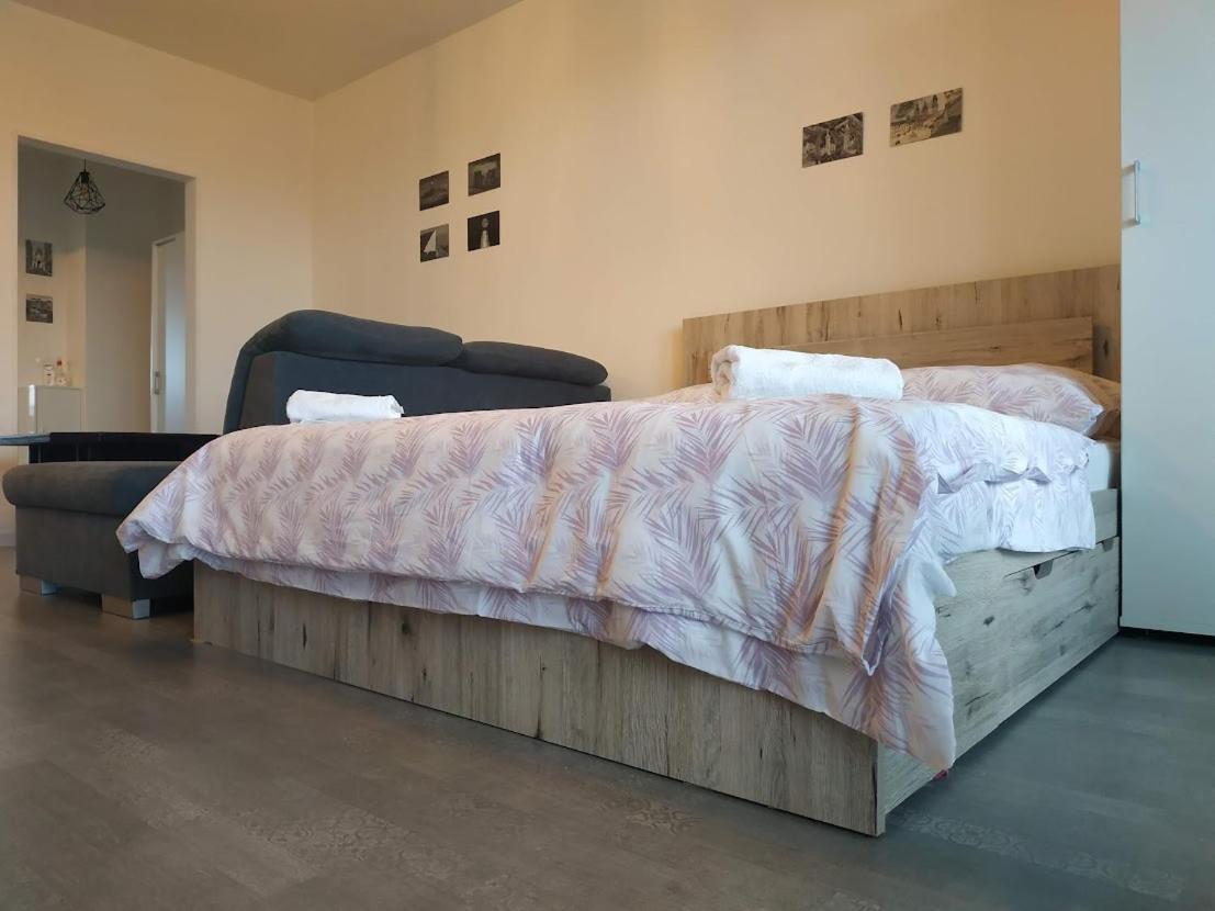 Apartman One To One Štúrovo Εξωτερικό φωτογραφία