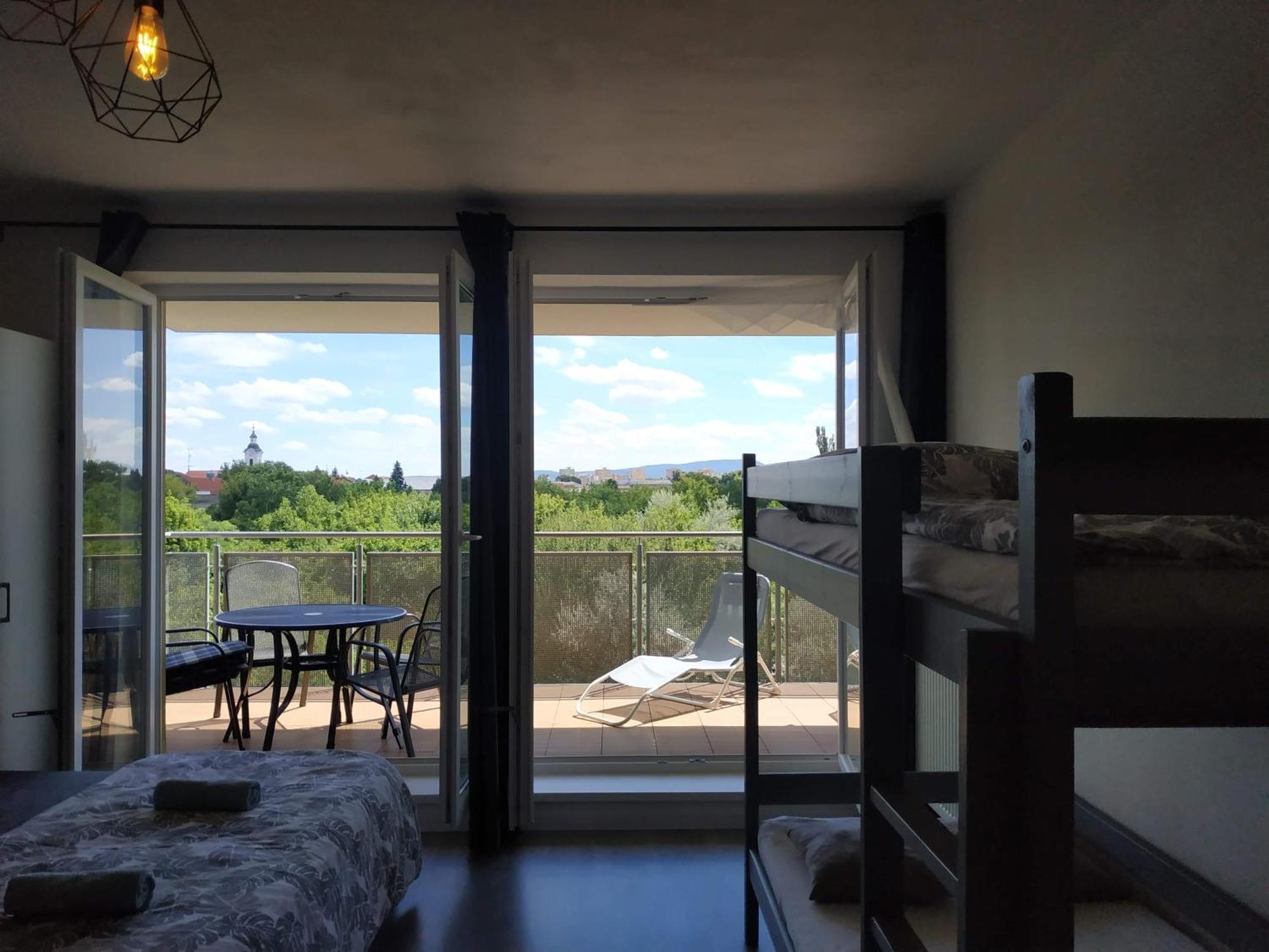 Apartman One To One Štúrovo Εξωτερικό φωτογραφία
